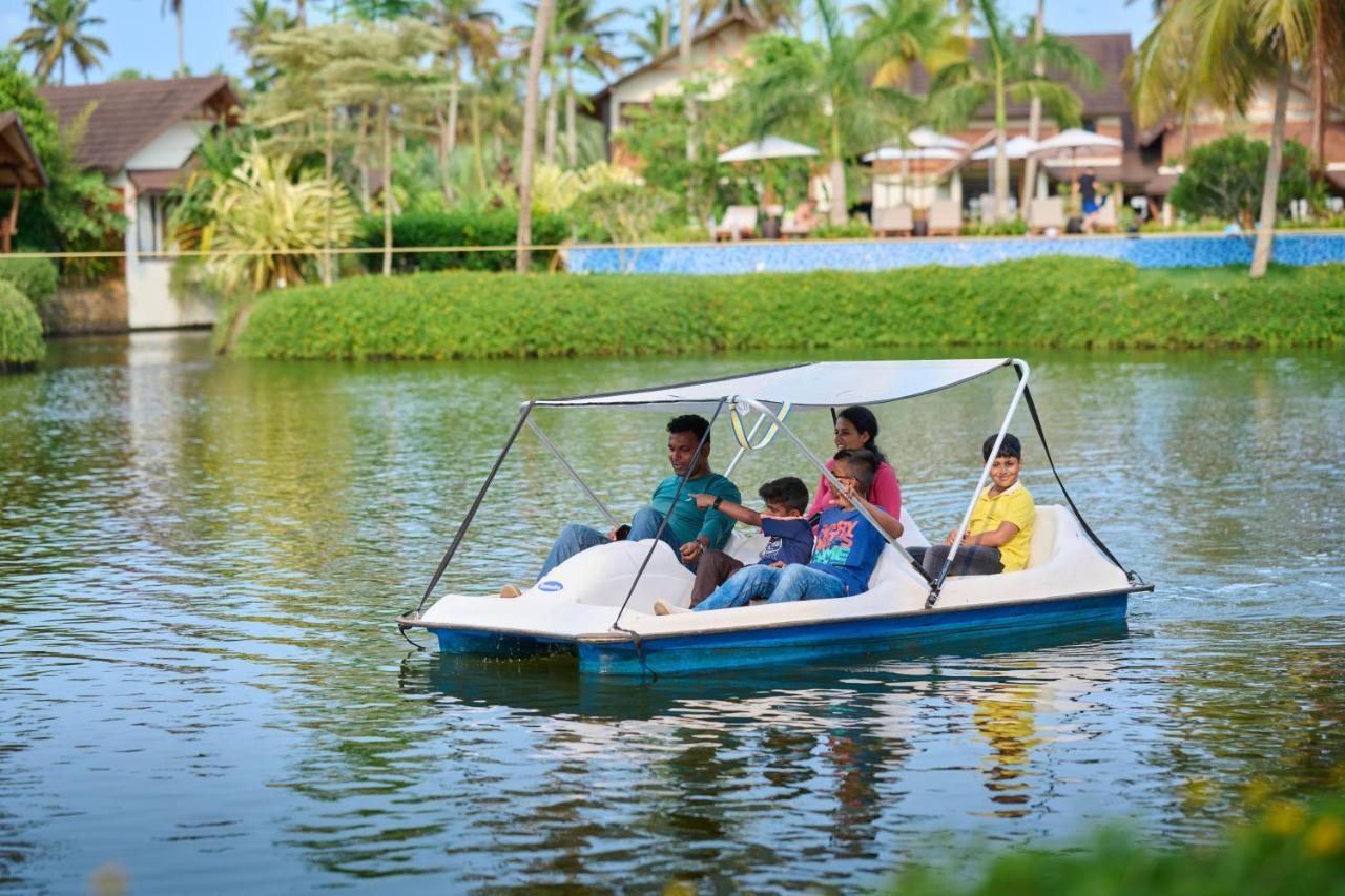 Gokulam Grand Resort & Spa, Kumarakom Ngoại thất bức ảnh